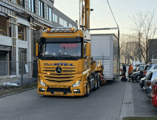 Hijswerkzaamheden op Wageningen Campus.